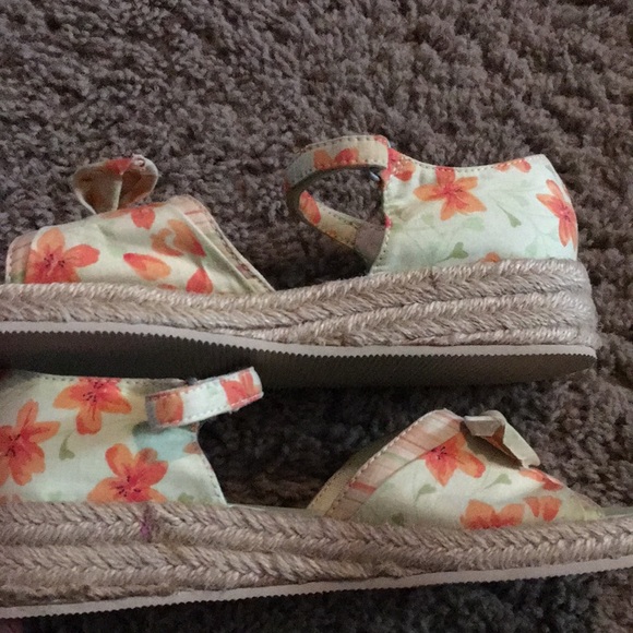 Vintage Gymboree “ Wildflower Fields” sandals Sz 2 - Picture 6 of 10